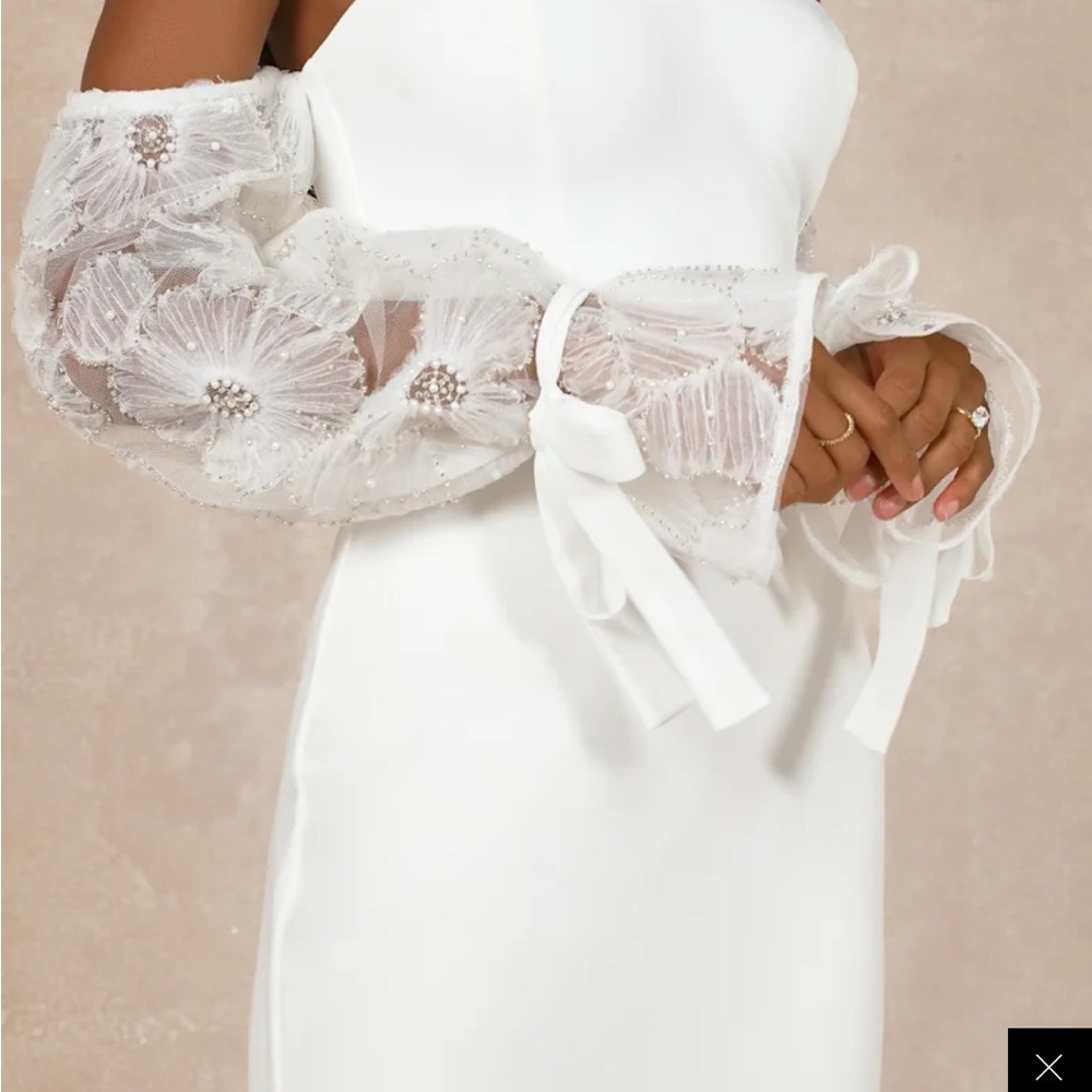 NWT Elegant White Off-Shoulder Wedding Dress - Picture 4 of 6